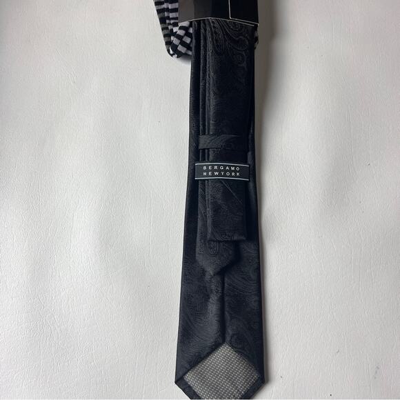 Bergamo New York Handmade Tie and Socks Combo Pack
 NWT - Picture 4 of 7